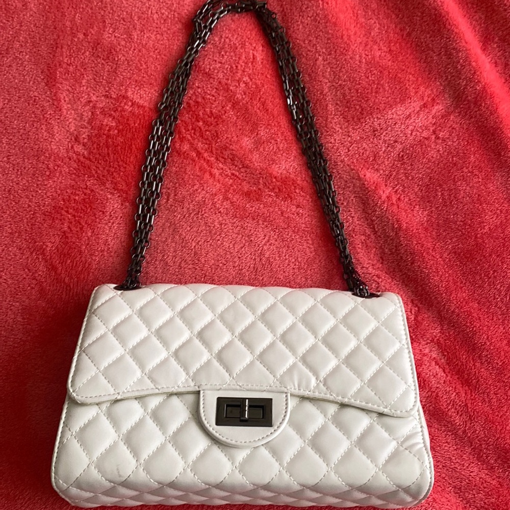 Cute casual white and black purse very spacious and fashionable purse
